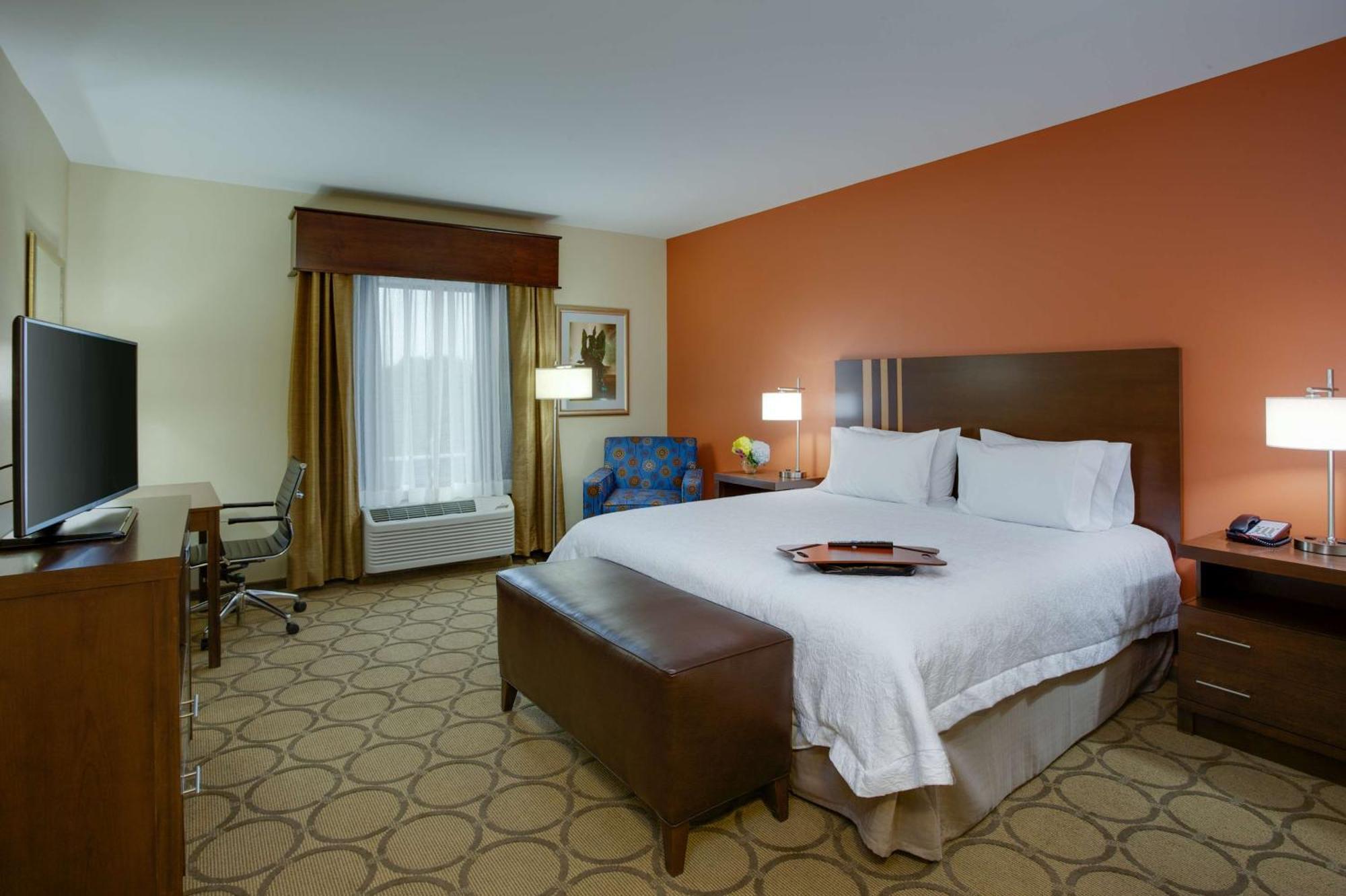 Hampton Inn & Suites Philadelphia/Бенсалем Экстерьер фото