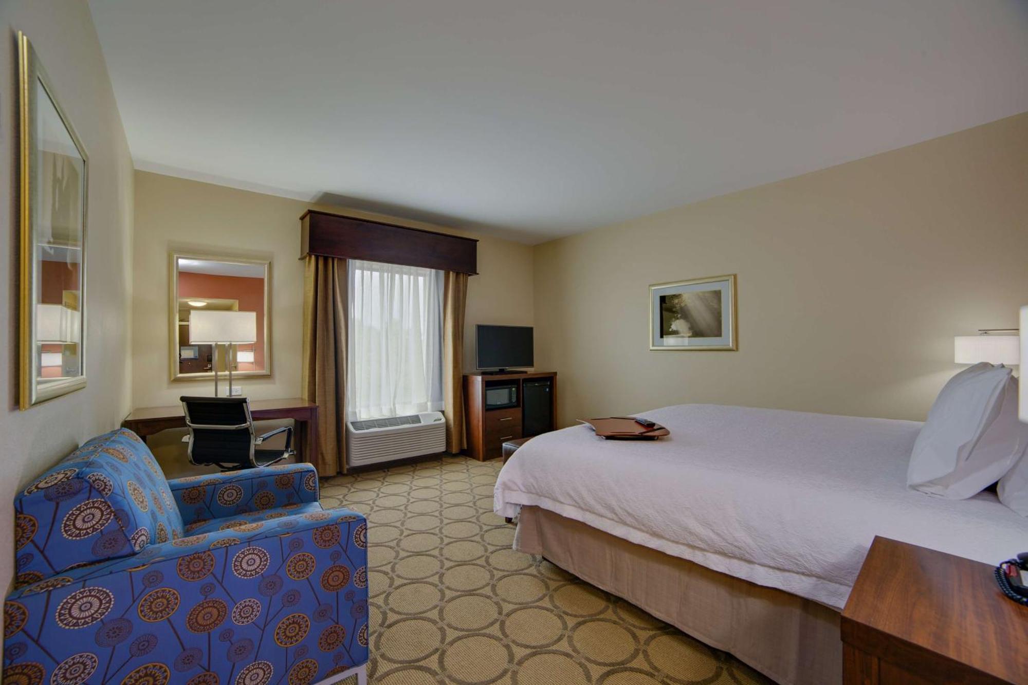 Hampton Inn & Suites Philadelphia/Бенсалем Экстерьер фото